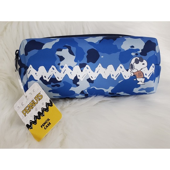 NEW Snoopy Pouch Cosmetic Makeup Pen Pencil Case Travel Joe Cool Peanuts - Picture 1 of 6